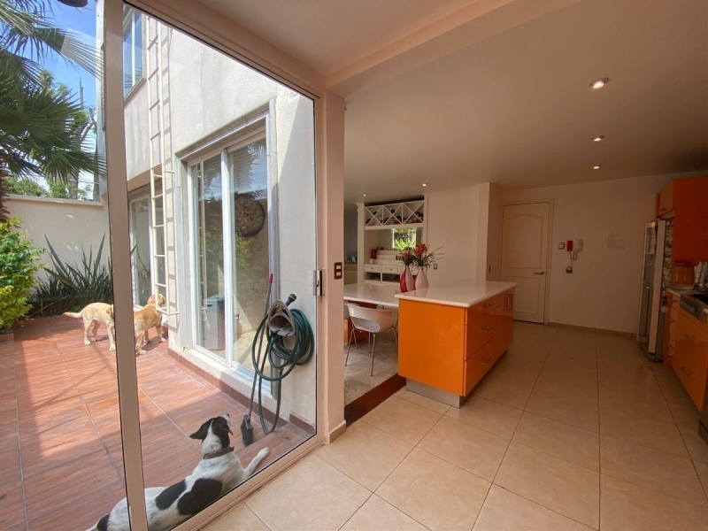 Casa En Venta En Valle De Las Palmas