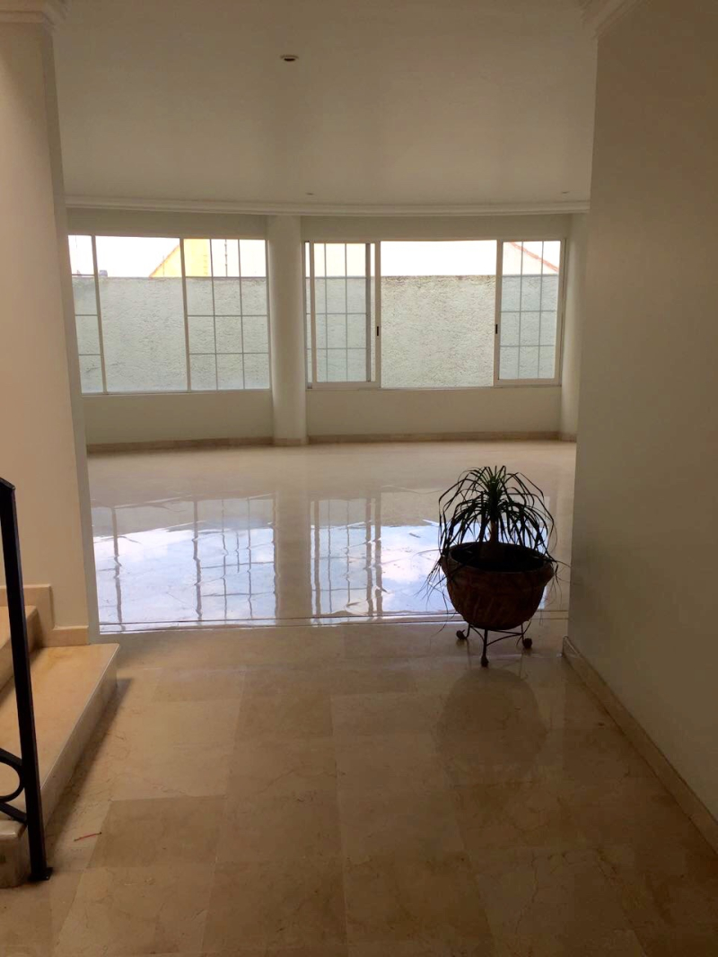 CASA EN RENTA EN INTERLOMAS