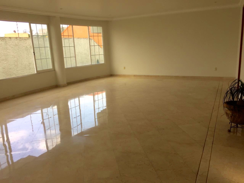 CASA EN RENTA EN INTERLOMAS