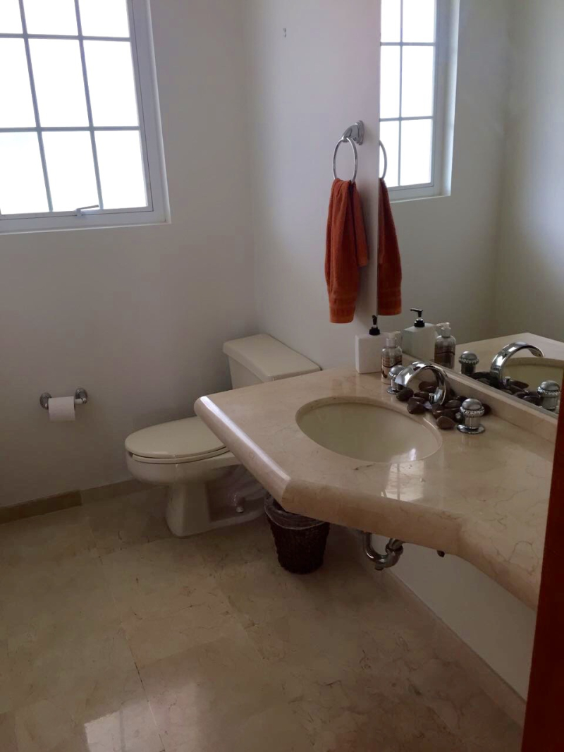 CASA EN RENTA EN INTERLOMAS