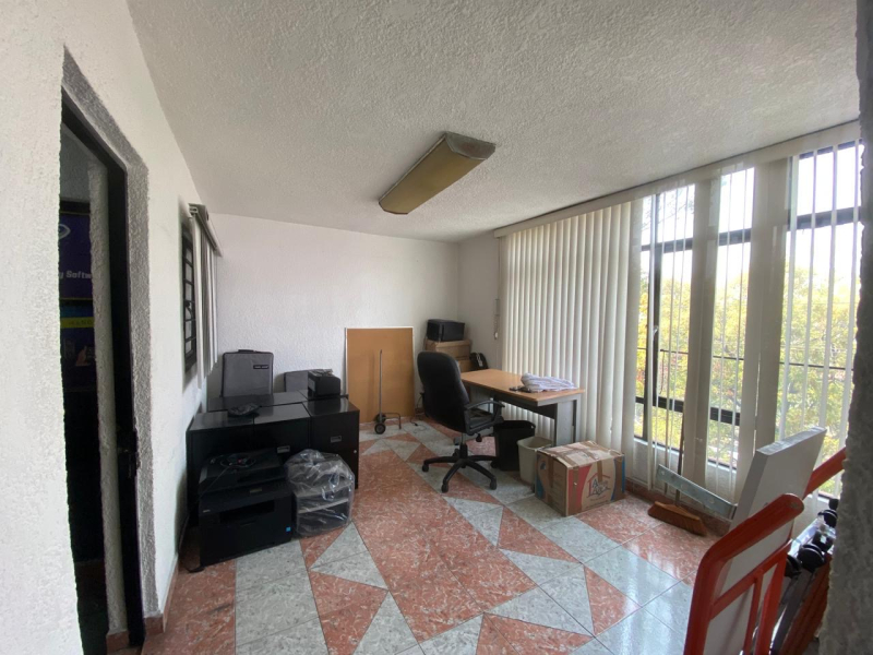 Edificio Con Bodega En Venta En Azcapotzalco.