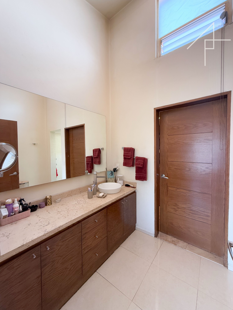 Casa En Venta En Lomas De Tecamachalco