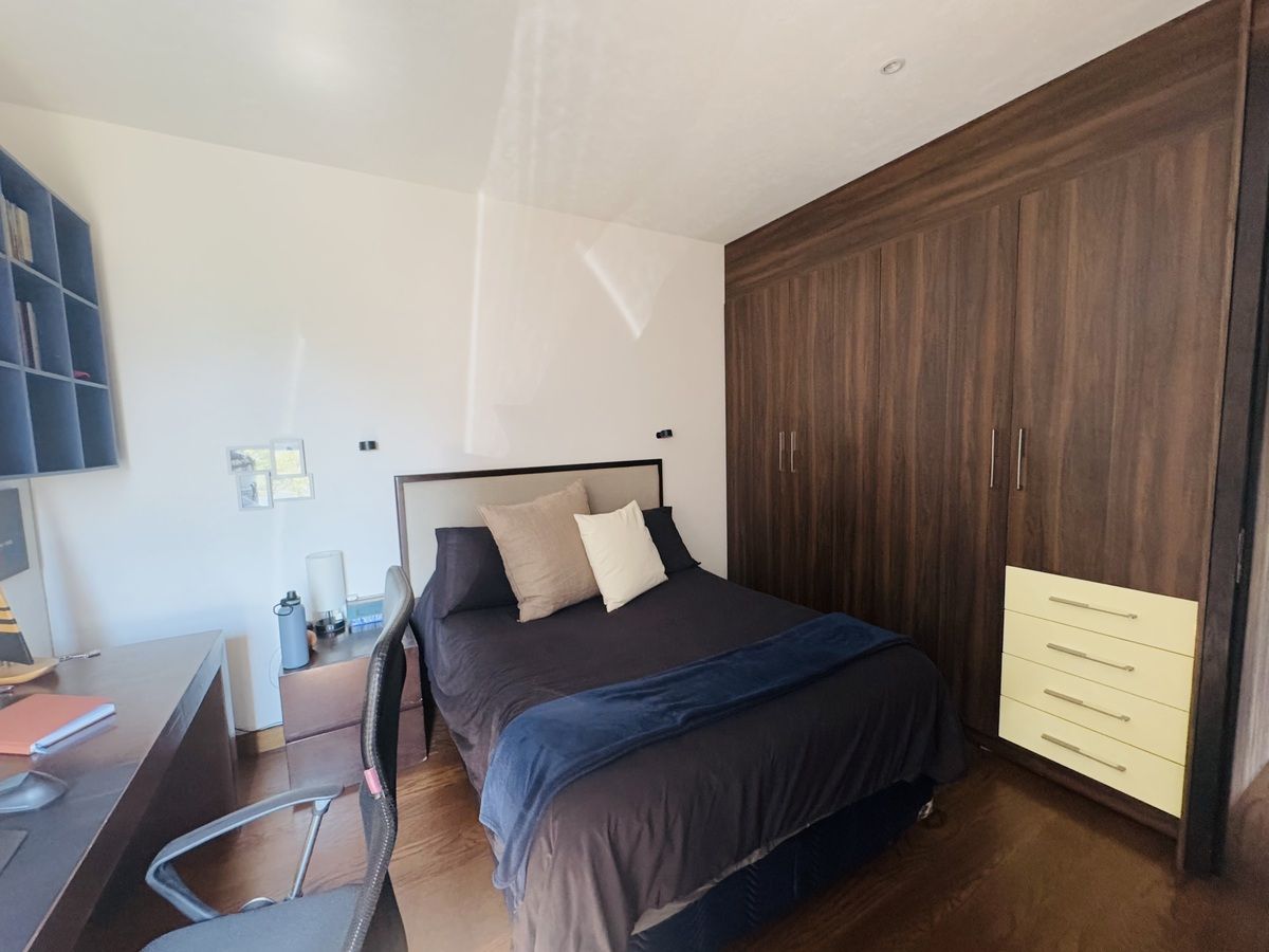 Muy buen departamento en venta, puede venderse como inversión con inquilinos.