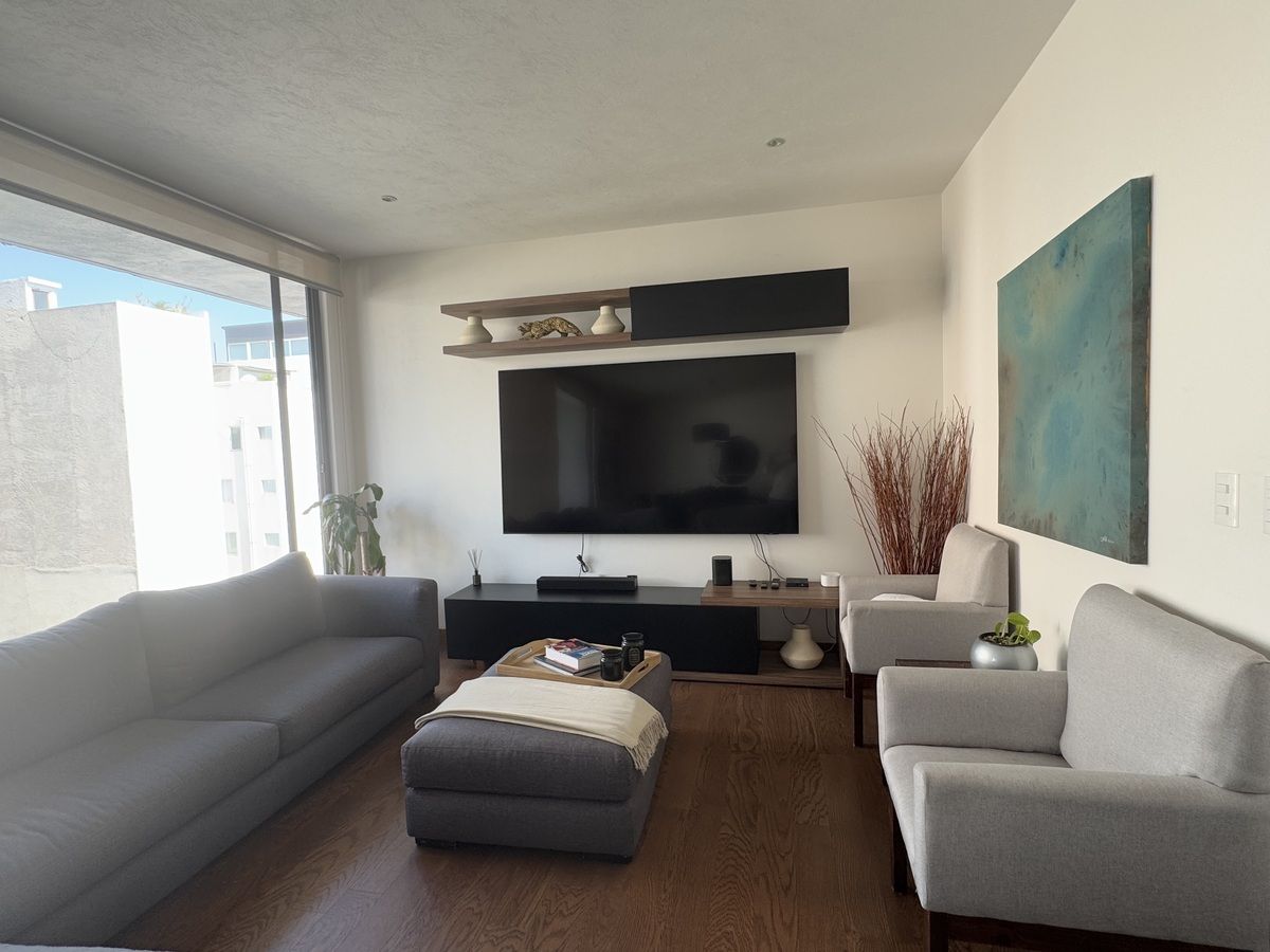 Muy buen departamento en venta, puede venderse como inversión con inquilinos.