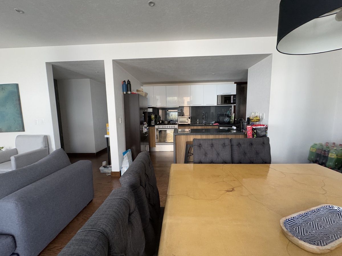 Muy buen departamento en venta, puede venderse como inversión con inquilinos.