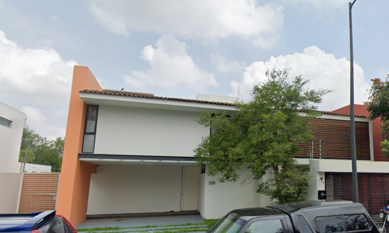 Se renta casa en Solares