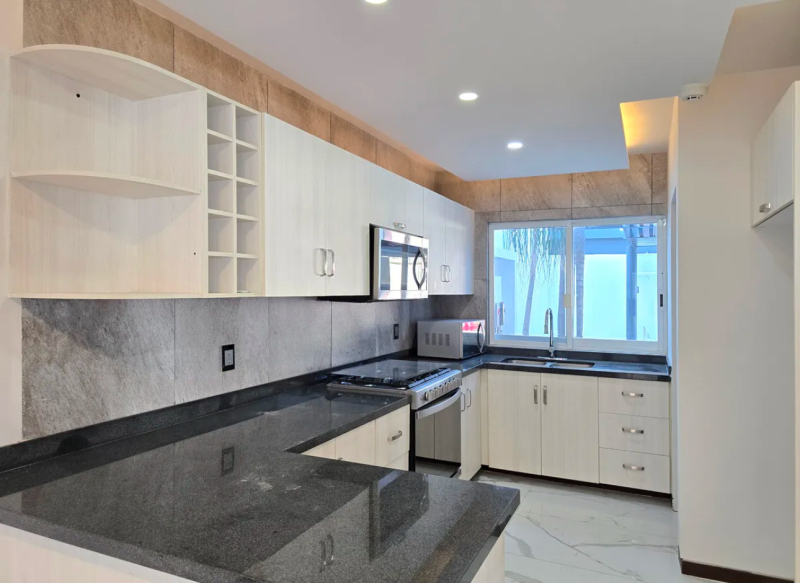 Se Vende Casa Frente Al Parque Metropolitano