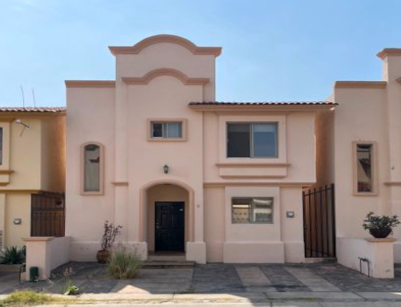 Se vende casa en Villa California 