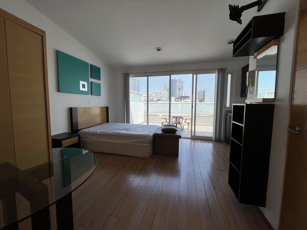 Departamento en renta tipo loft amueblado con balcón en Lomas del Chamizal, Bosques de las Lomas