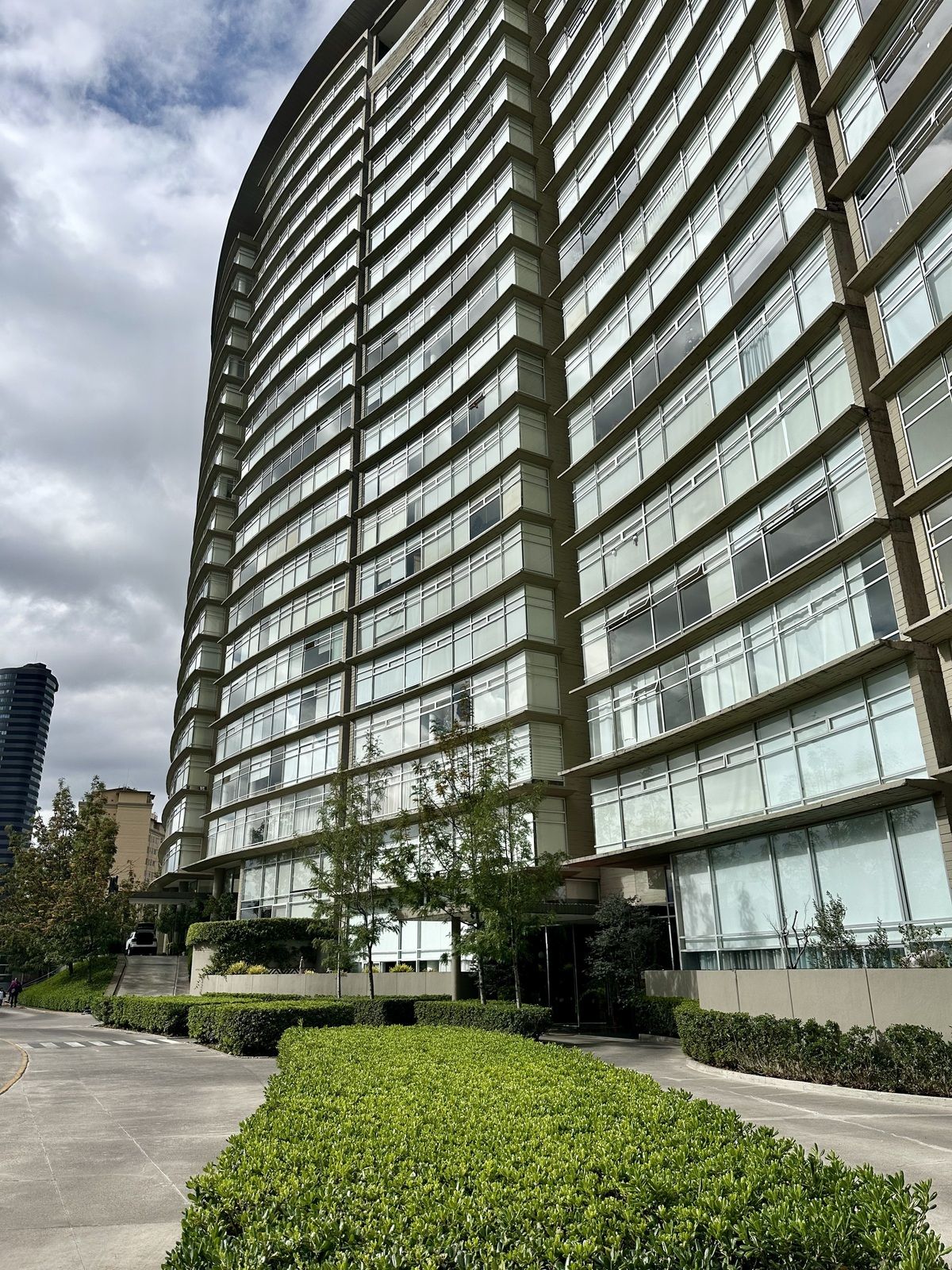 en venta espectacular departamento en lo alto bosque real