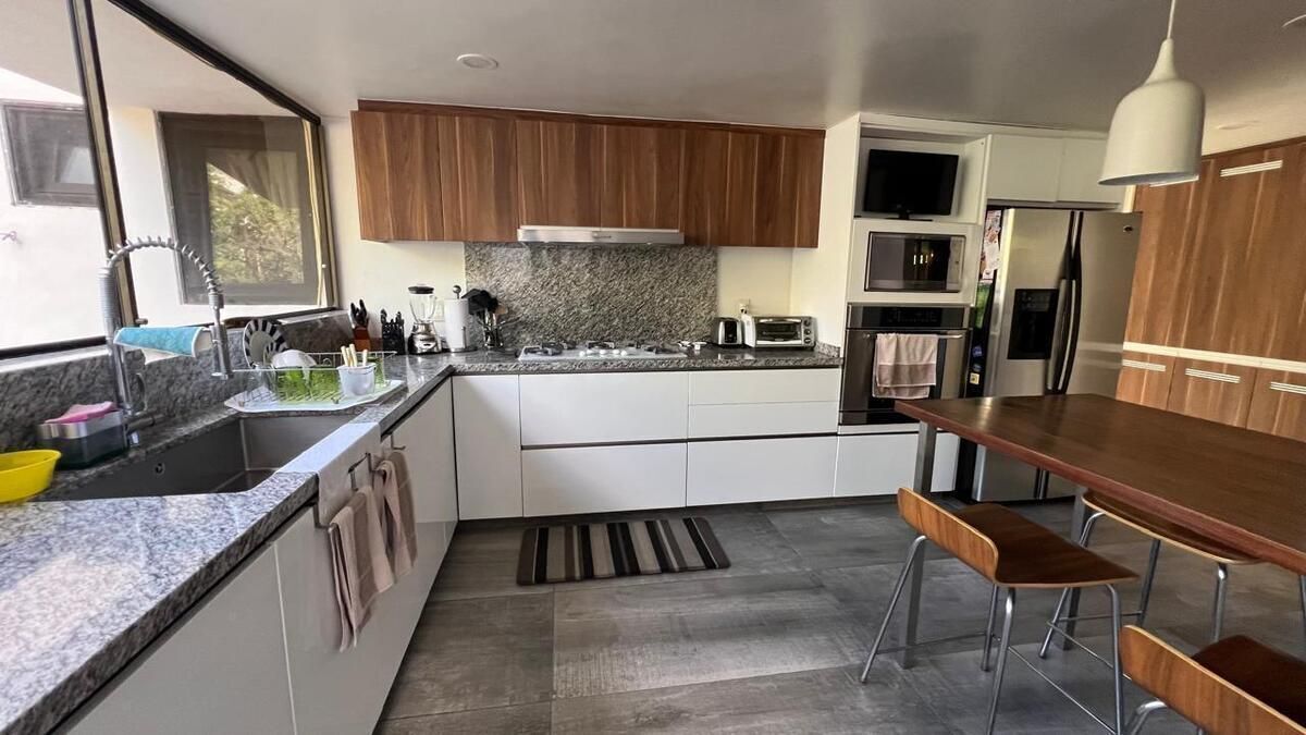 EN VENTA CASA  CON DETALLES EXCLUSIVOS , JARDÍN Y TERRAZA EN BOSQUES