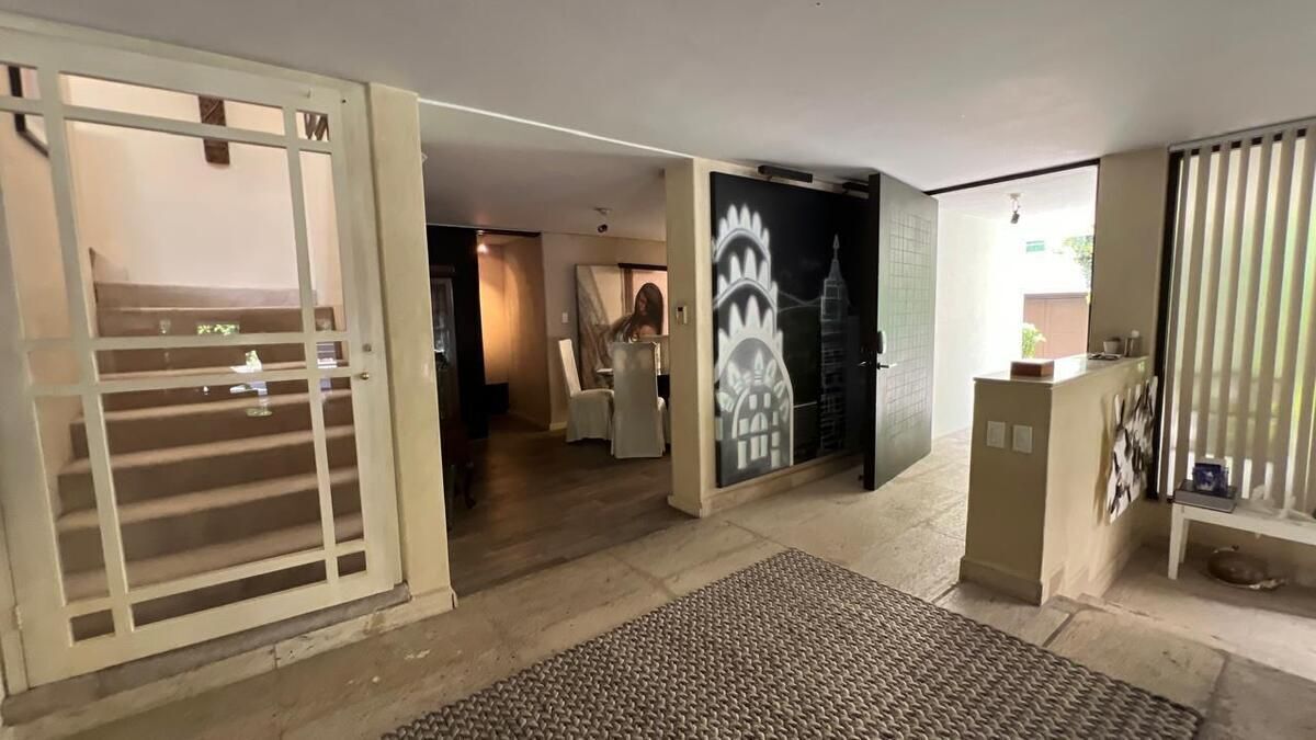 EN VENTA CASA  CON DETALLES EXCLUSIVOS , JARDÍN Y TERRAZA EN BOSQUES
