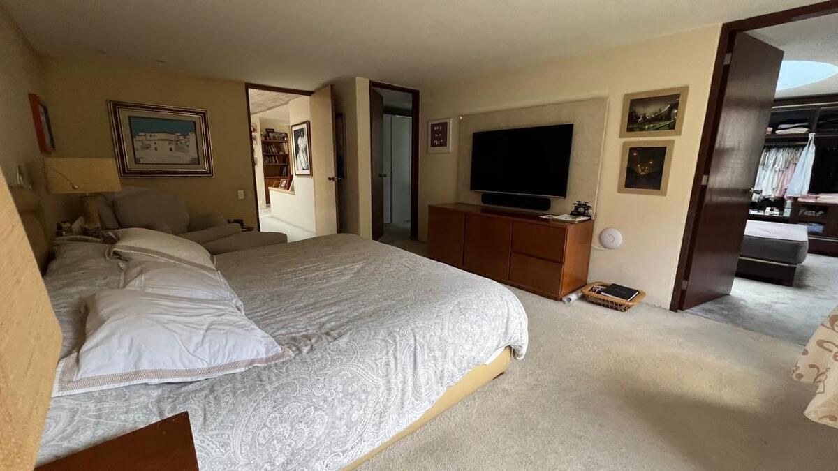 EN VENTA CASA  CON DETALLES EXCLUSIVOS , JARDÍN Y TERRAZA EN BOSQUES