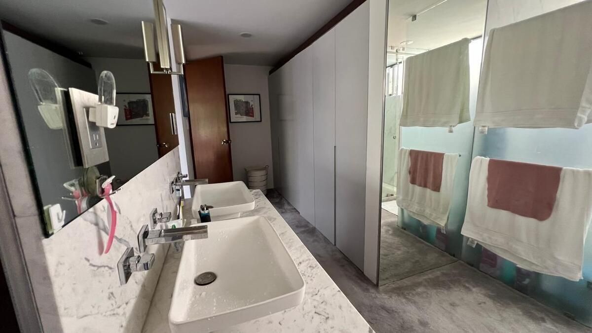 EN VENTA CASA  CON DETALLES EXCLUSIVOS , JARDÍN Y TERRAZA EN BOSQUES