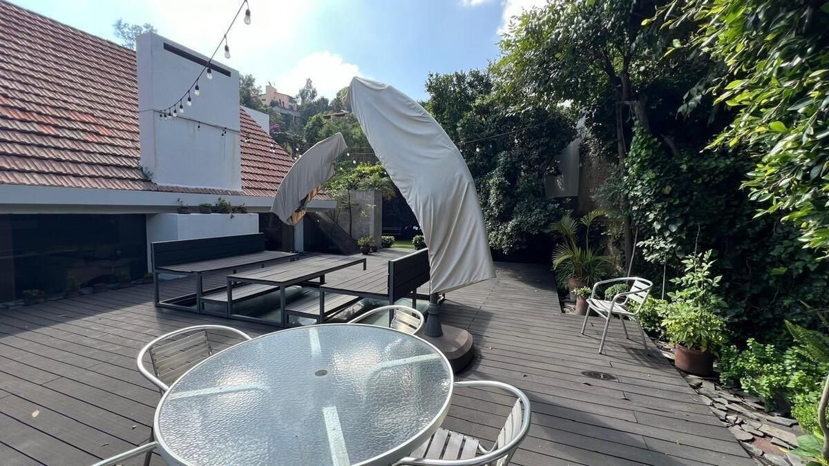 EN VENTA CASA  CON DETALLES EXCLUSIVOS , JARDÍN Y TERRAZA EN BOSQUES
