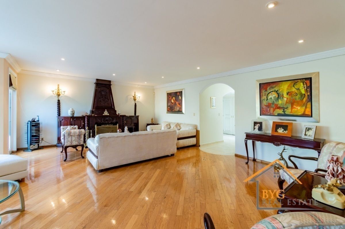 EN VENTA HERMOSA CASA EN TECAMACHALCO
