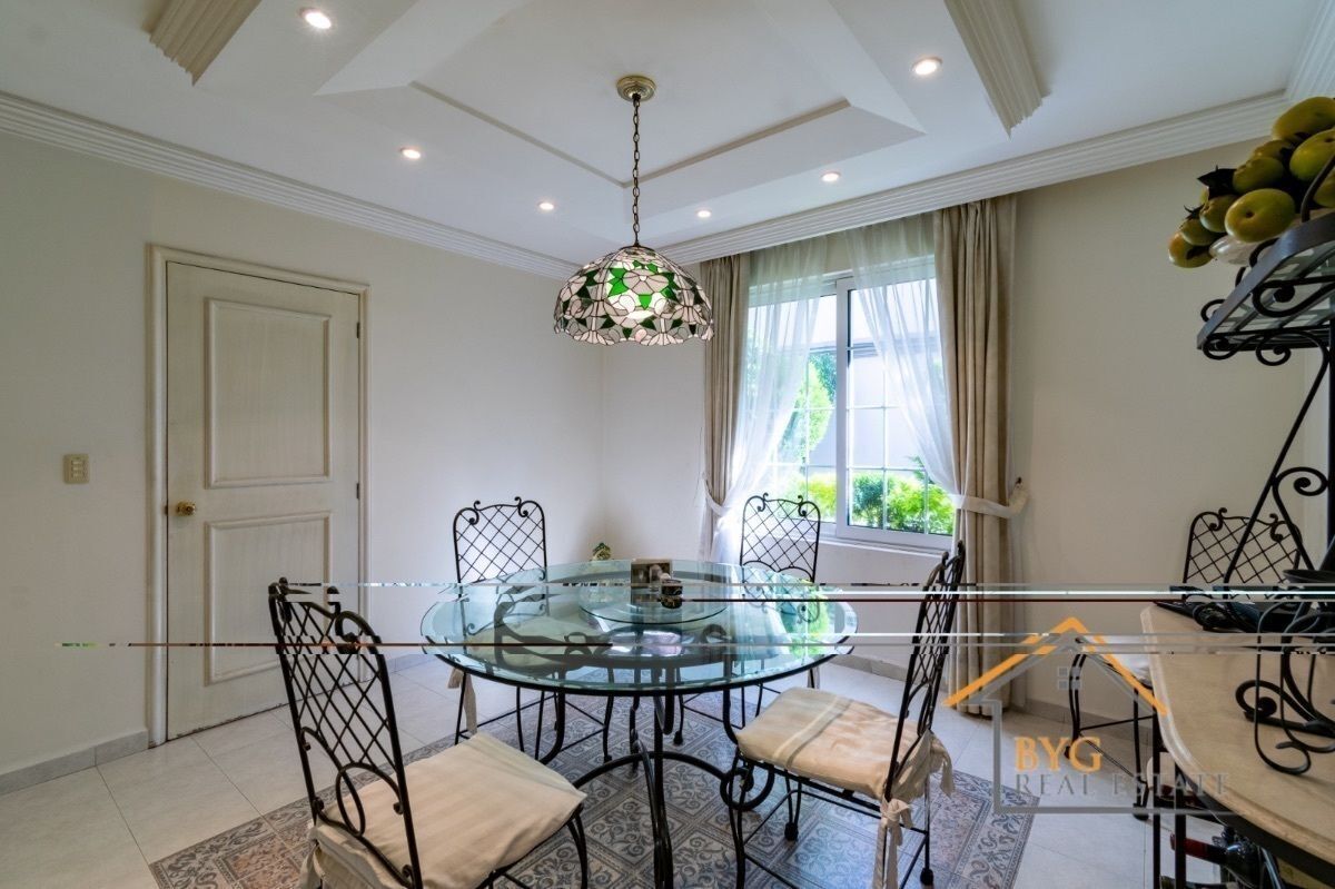 EN VENTA HERMOSA CASA EN TECAMACHALCO