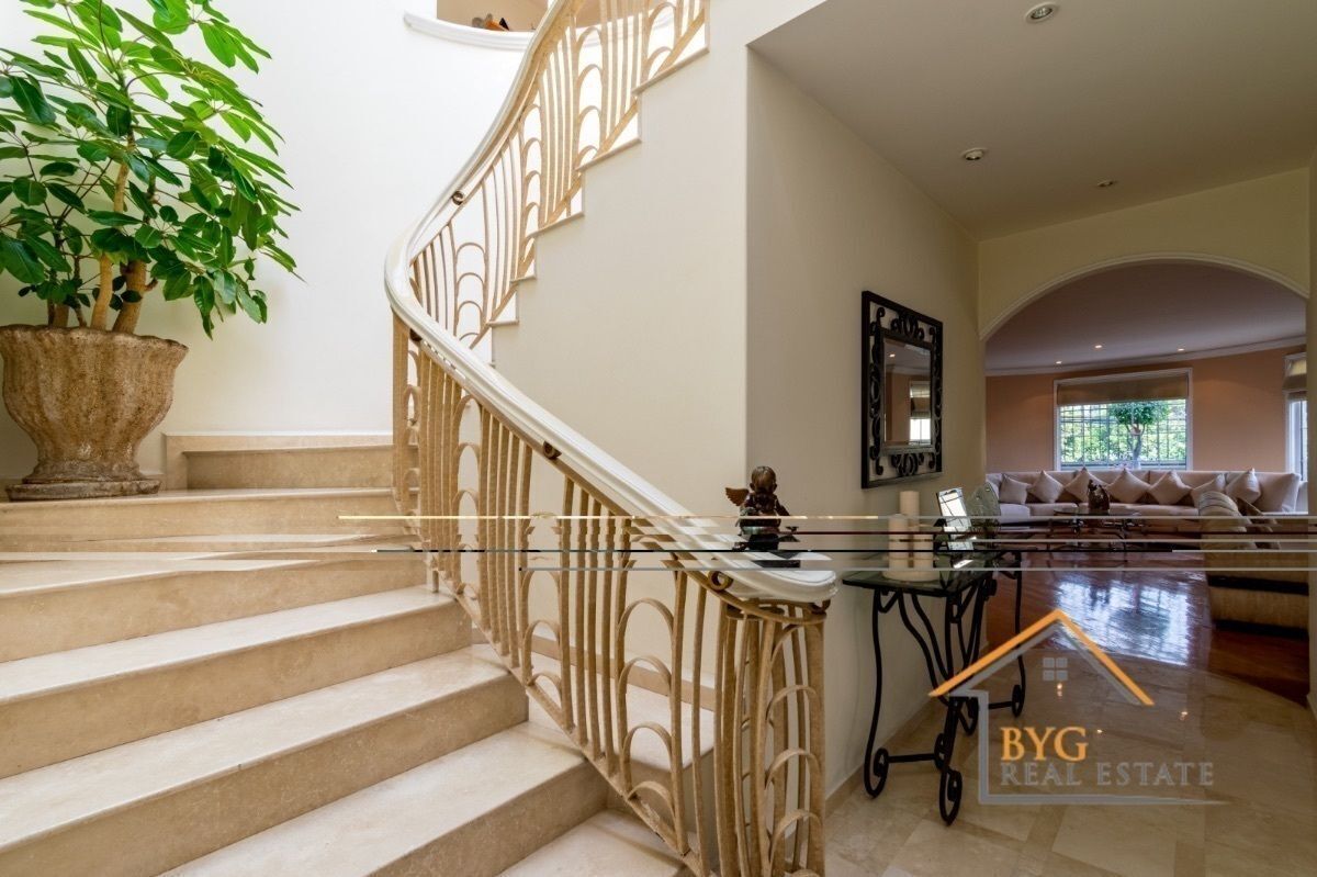 EN VENTA HERMOSA CASA EN TECAMACHALCO