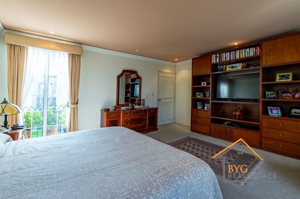 EN VENTA HERMOSA CASA EN TECAMACHALCO
