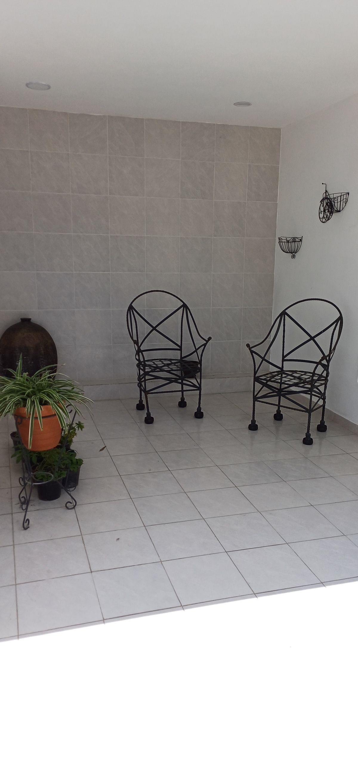 vendo casa en satelite recien remodelada