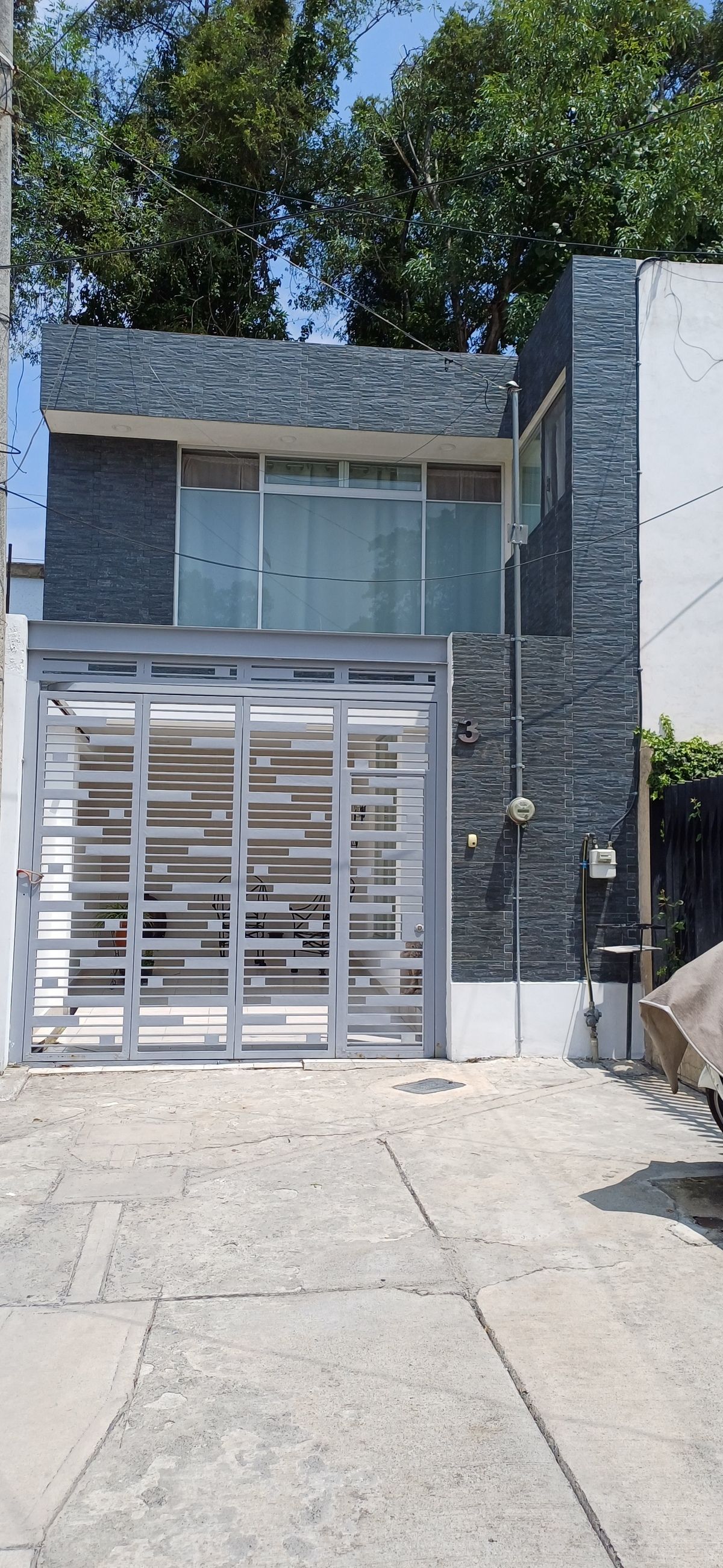 vendo casa en satelite recien remodelada