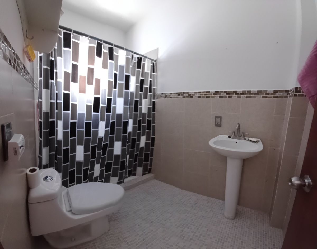 vendo casa en satelite recien remodelada