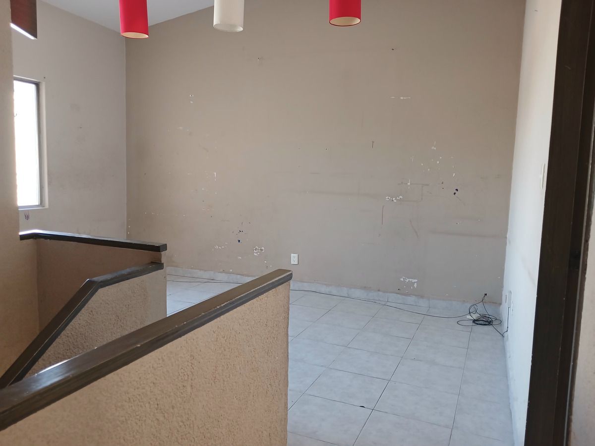 Casa En Venta  Lomas De Chamizal, Descubre Tu Próximo Hogar En Fte. Pegasso 