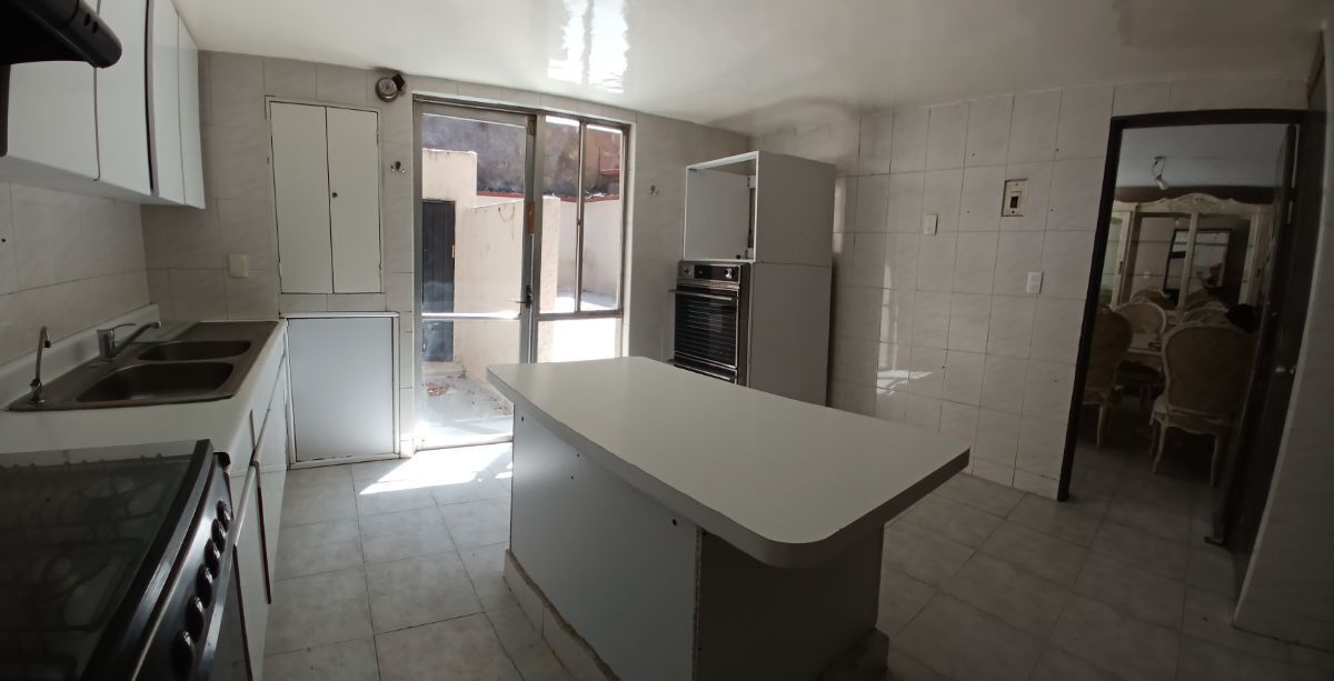 Casa En Venta  Lomas De Chamizal, Descubre Tu Próximo Hogar En Fte. Pegasso 