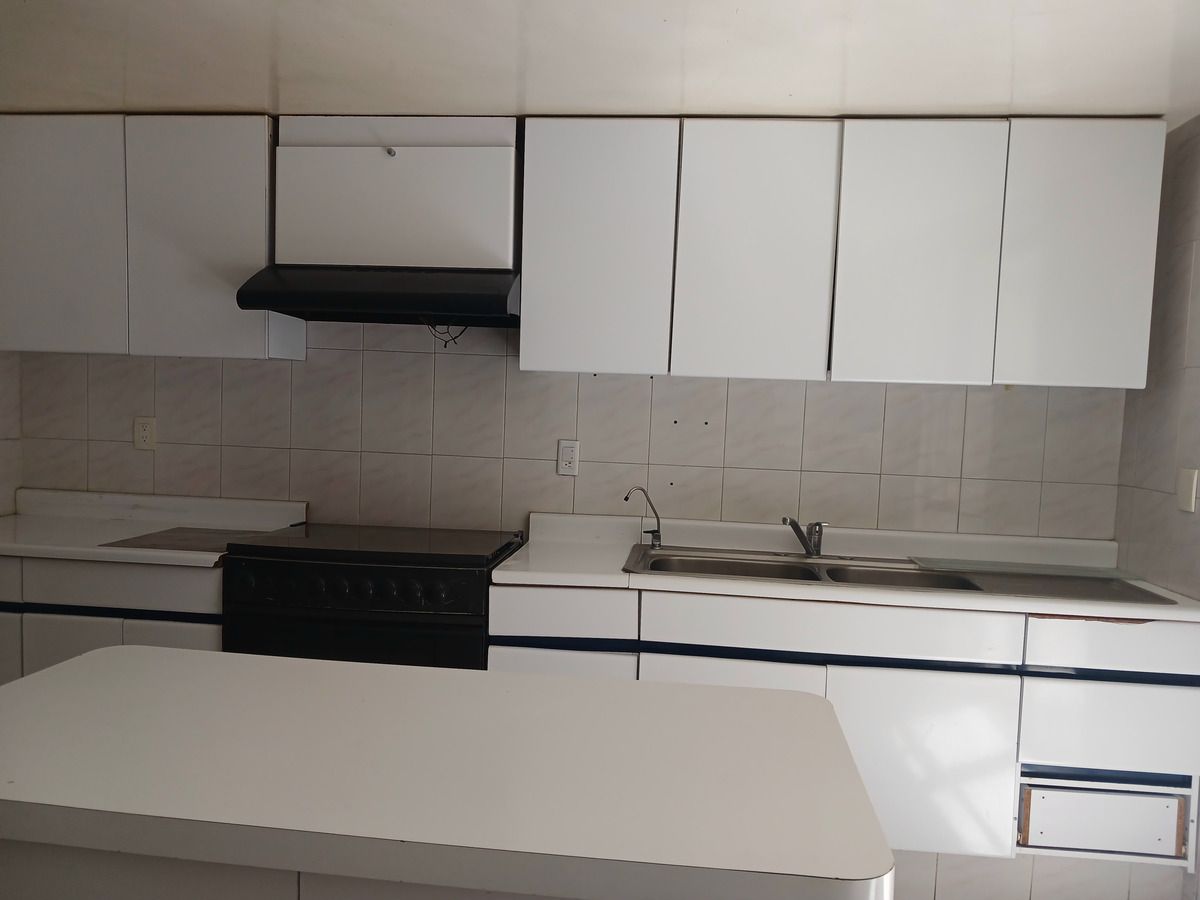 Casa En Venta  Lomas De Chamizal, Descubre Tu Próximo Hogar En Fte. Pegasso 