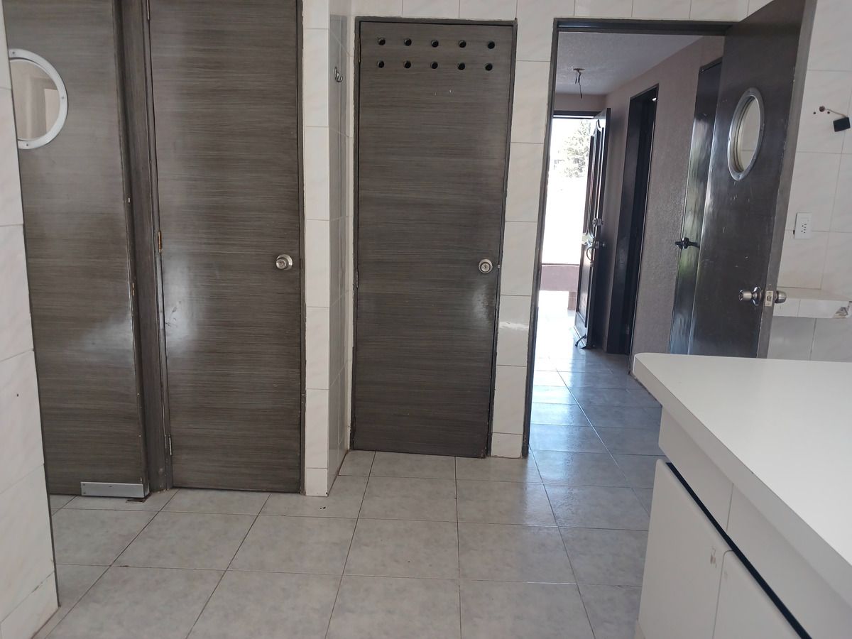 Casa En Venta  Lomas De Chamizal, Descubre Tu Próximo Hogar En Fte. Pegasso 