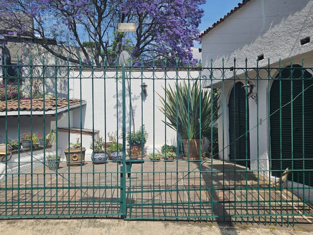 Tecamachalco, Fuente De Emperatriz. Casa En Calle Cerrada. Venta $10,800,000MN.