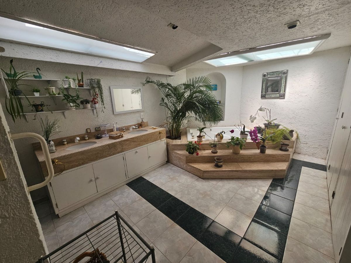 Tecamachalco, Fuente De Emperatriz. Casa En Calle Cerrada. Venta $10,800,000MN.