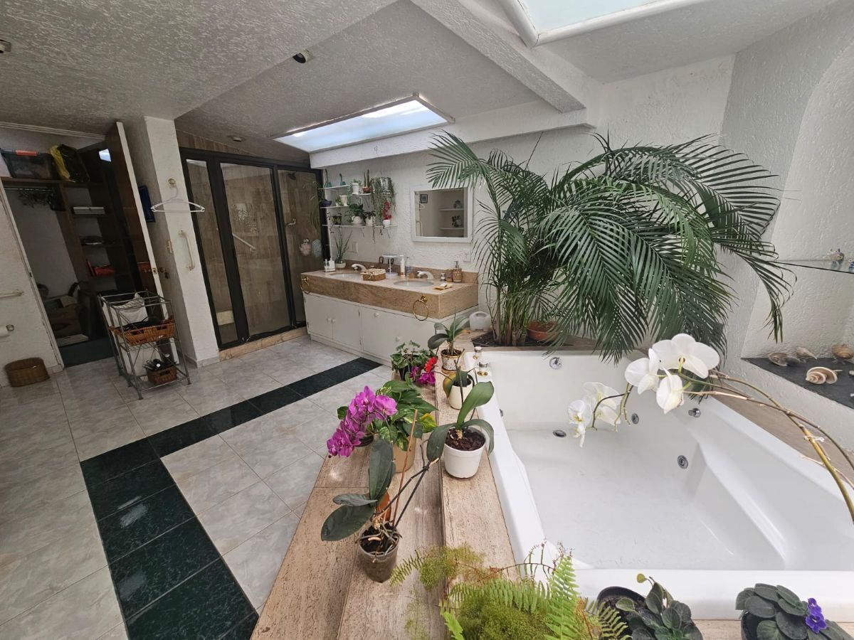 Tecamachalco, Fuente De Emperatriz. Casa En Calle Cerrada. Venta $10,800,000MN.