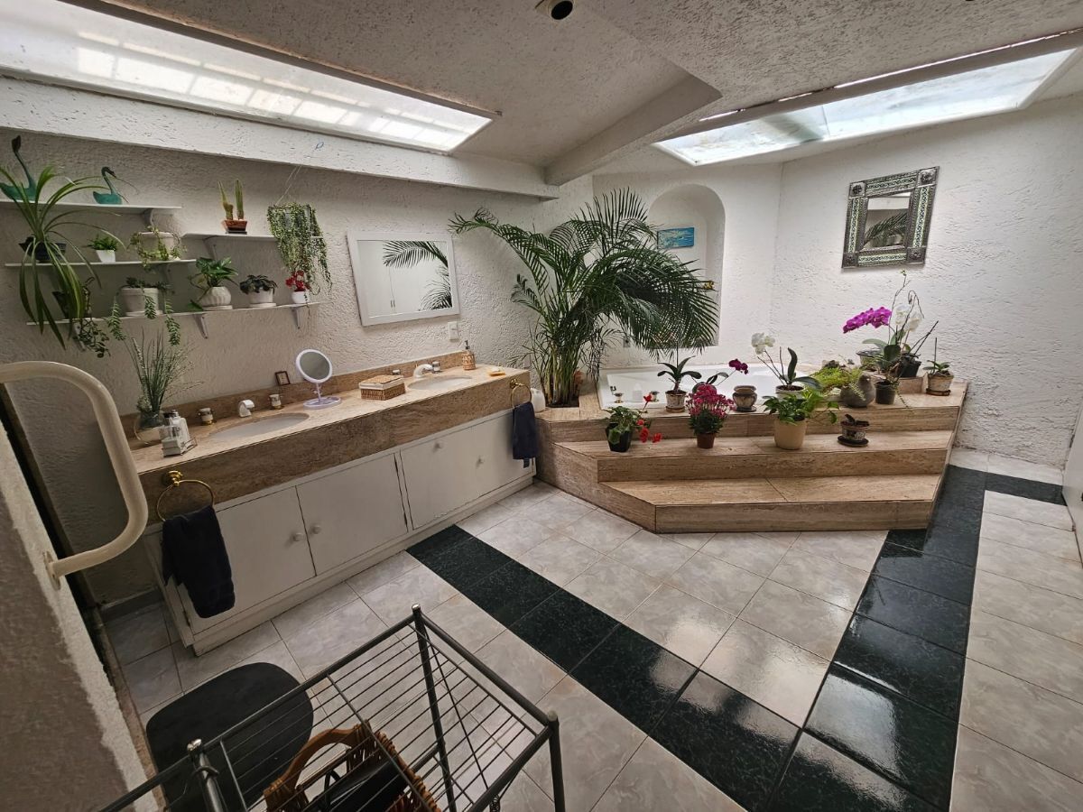 Tecamachalco, Fuente De Emperatriz. Casa En Calle Cerrada. Venta $10,800,000MN.