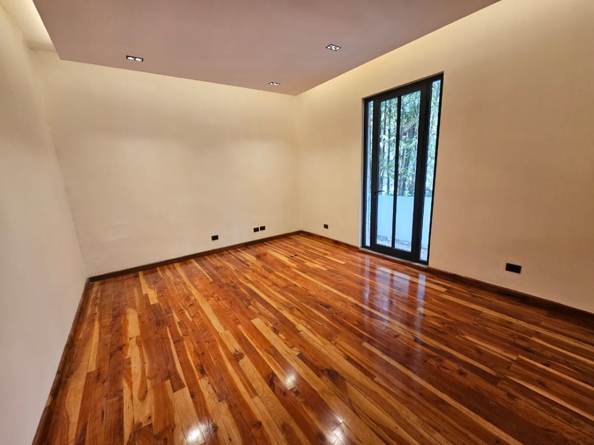 Polanco, Emerson. Casa Con Uso De Suelo H4/30/150 Venta U$3,000,000
