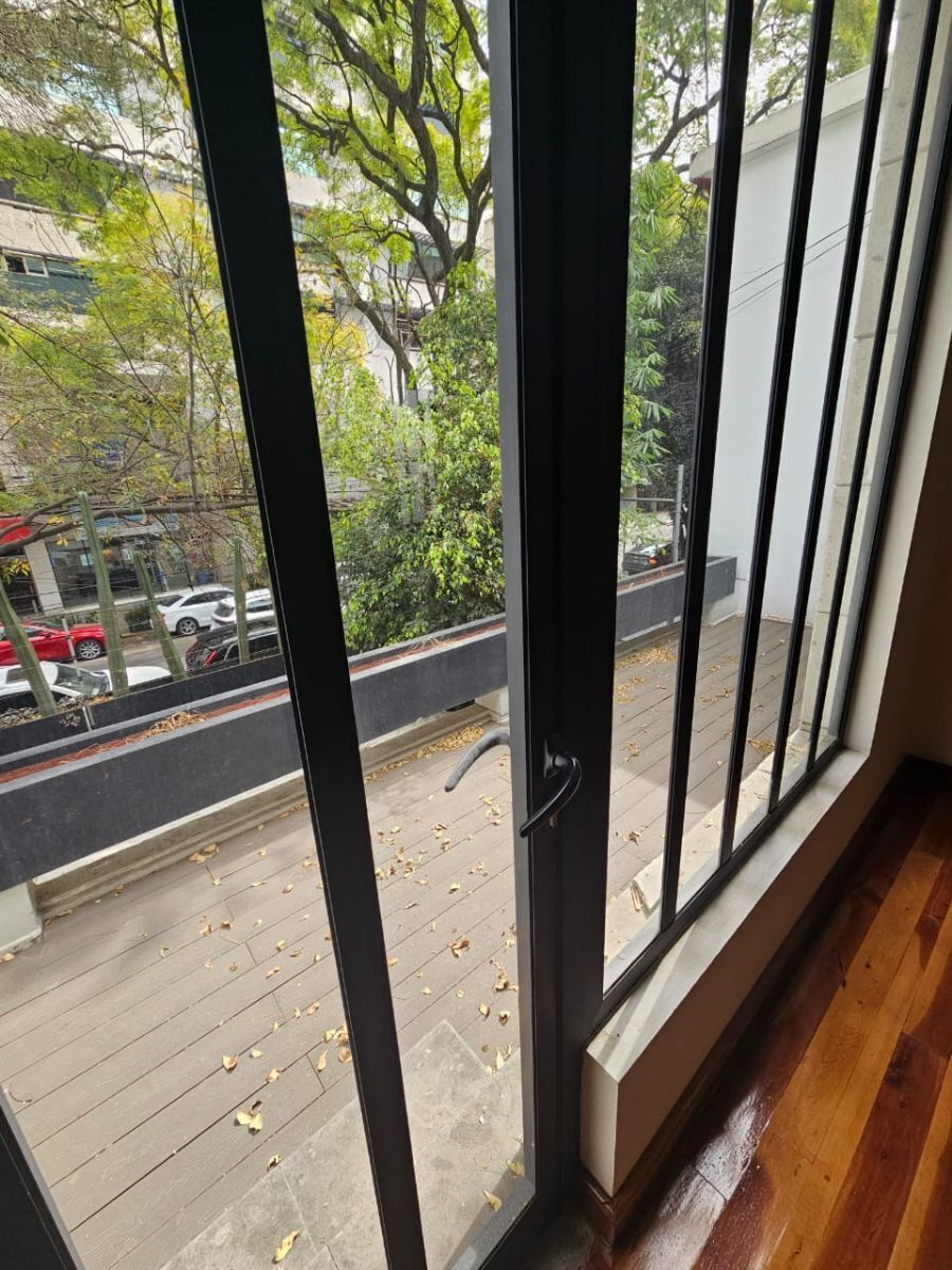Polanco, Emerson. Casa Con Uso De Suelo H4/30/150 Venta U$3,000,000
