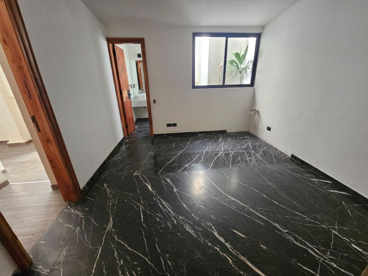 Polanco, Emerson. Casa Con Uso De Suelo H4/30/150 Venta U$3,000,000