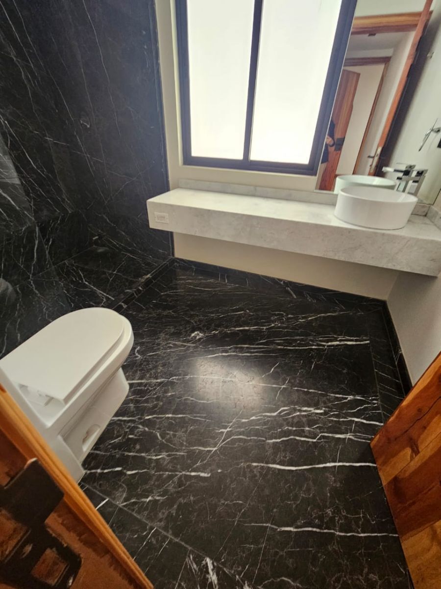 Polanco, Emerson. Casa Con Uso De Suelo H4/30/150 Venta U$3,000,000