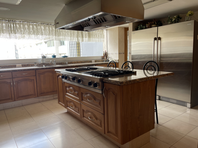 VENTA DEPARTAMENTO CON VISTA ESPECTACULAR -RUB�?N DARÍO - POLANCO