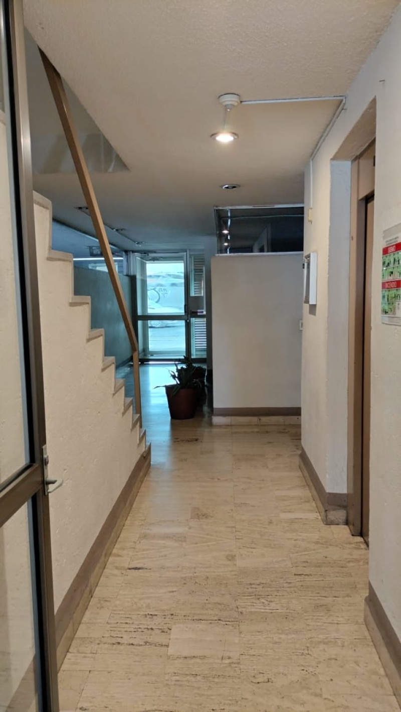 se vende departamento habitacional con uso de suelo de oficina en bosque de echegaray