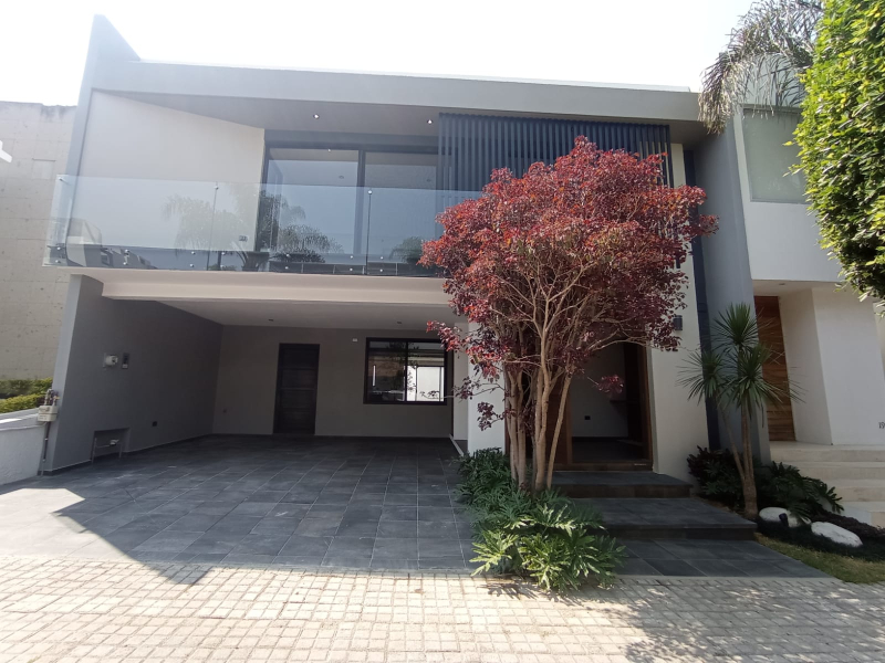 Casa En Venta En Lomas De Angelopolis 1