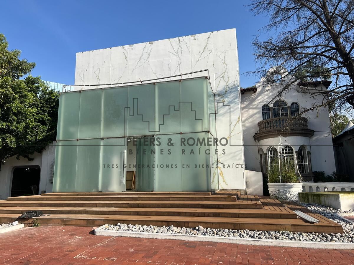 Casa con Uso de Suelo en Renta Paseo de la Reforma