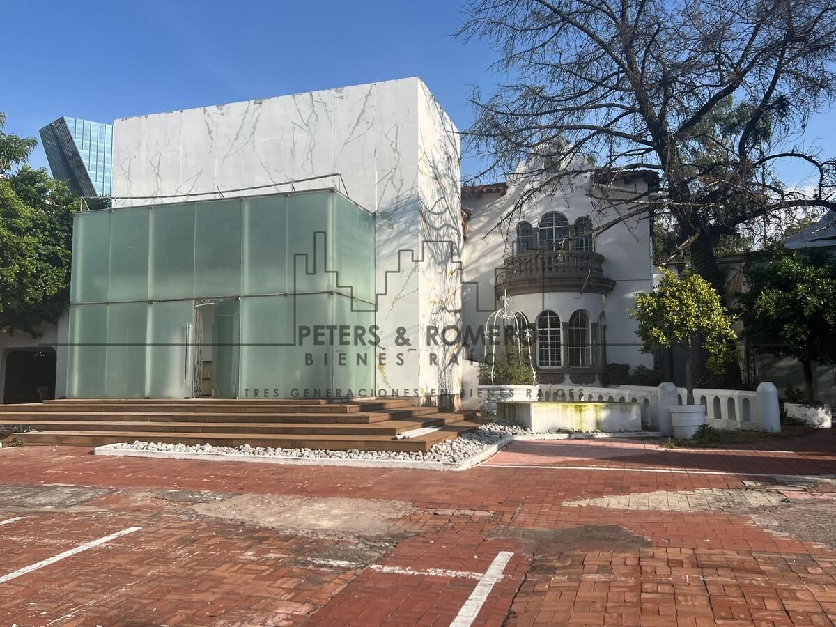 Casa con Uso de Suelo en Renta Paseo de la Reforma