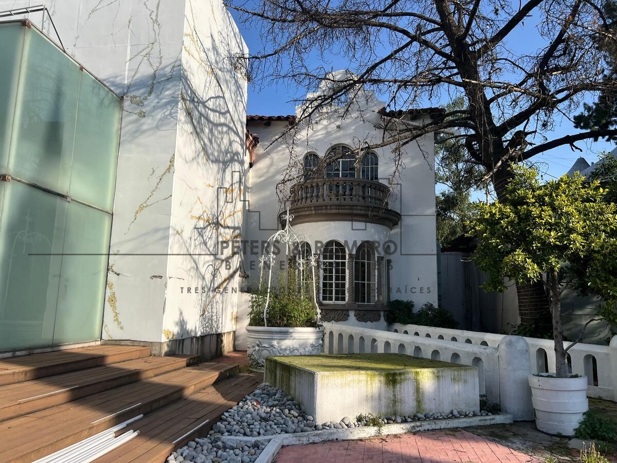 Casa con Uso de Suelo en Renta Paseo de la Reforma
