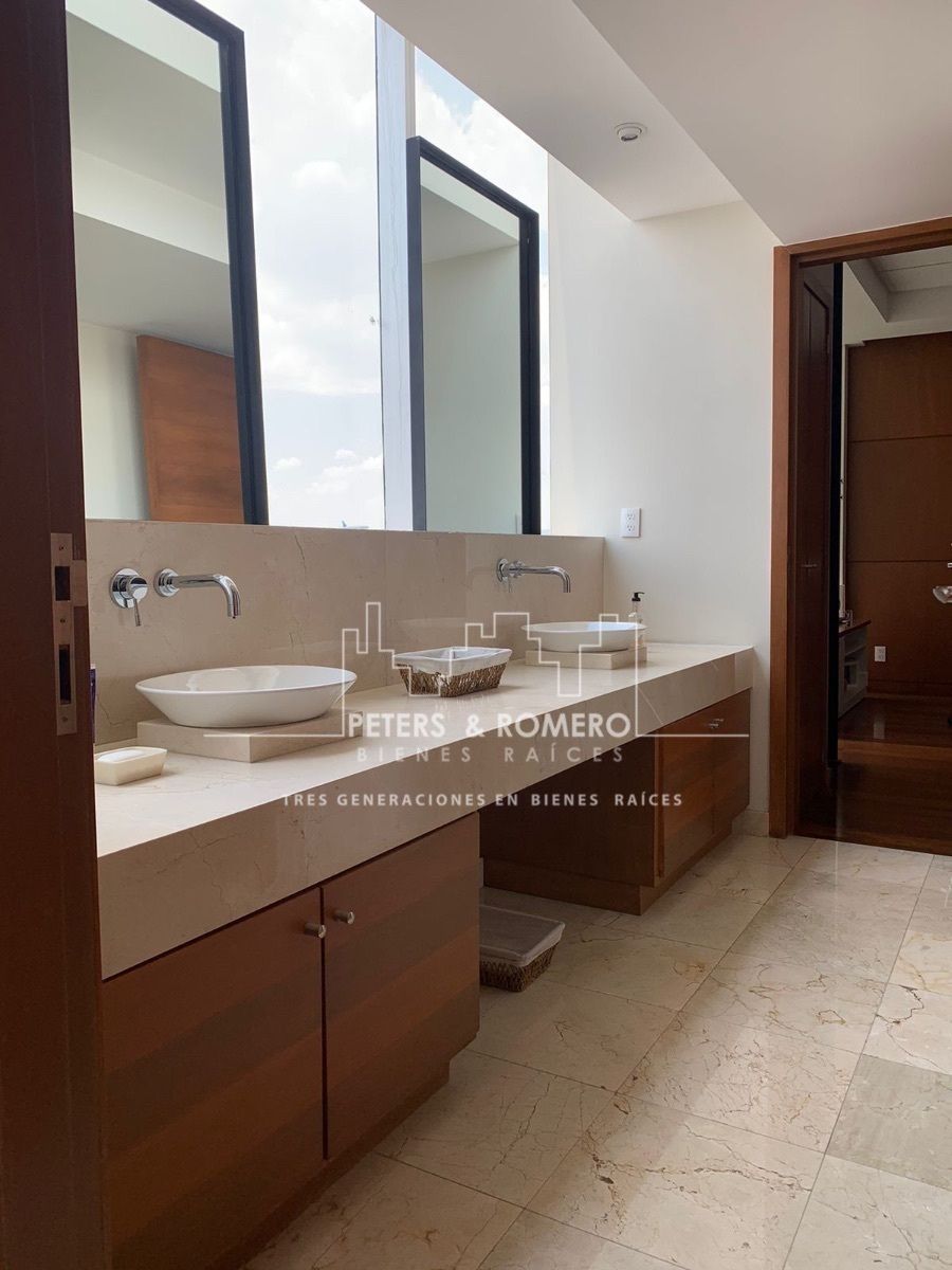 * Oficina en Venta y Renta en Santa Fe Cuajimalpa *