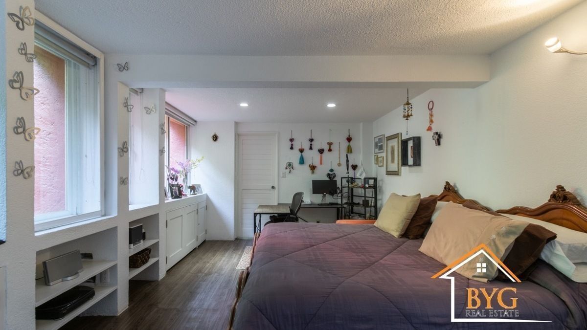 EN VENTA CASA EN LA HERRADURA EN CERRADA CON SEGURIDAD