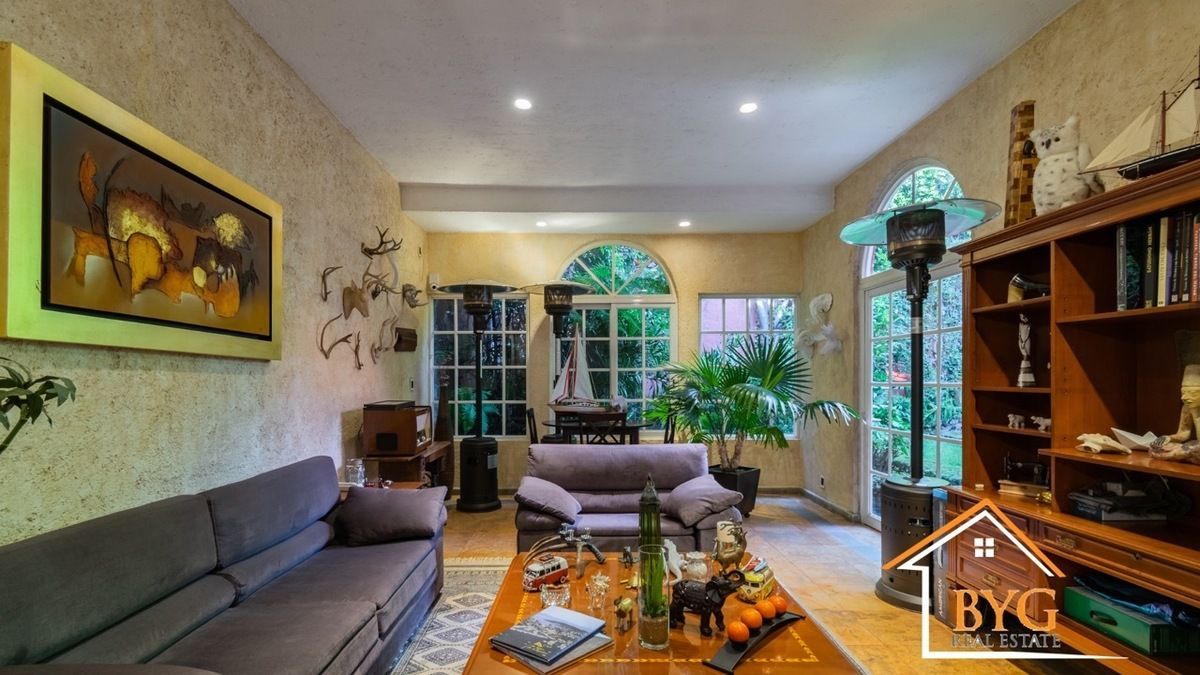 EN VENTA CASA EN LA HERRADURA EN CERRADA CON SEGURIDAD