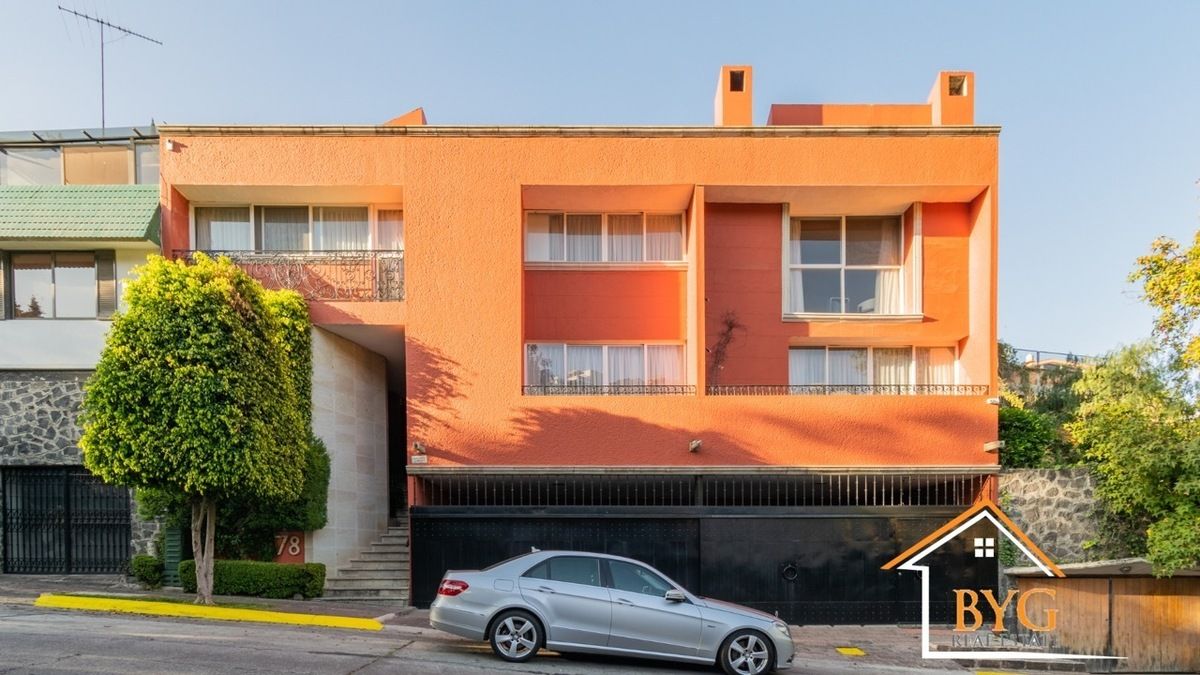 EN VENTA CASA EN LA HERRADURA EN CERRADA CON SEGURIDAD