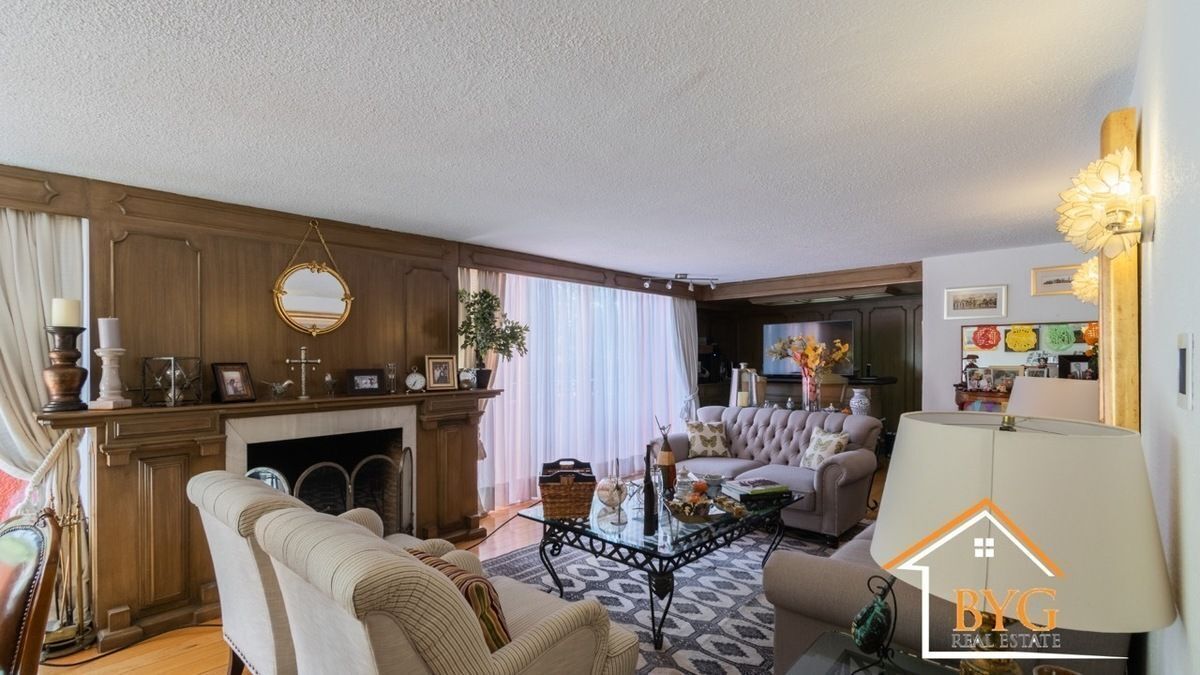 EN VENTA CASA EN LA HERRADURA EN CERRADA CON SEGURIDAD
