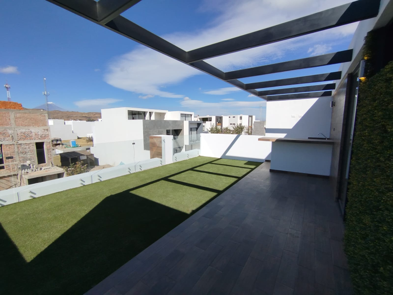Casa En Venta En Lomas De Angelopolis